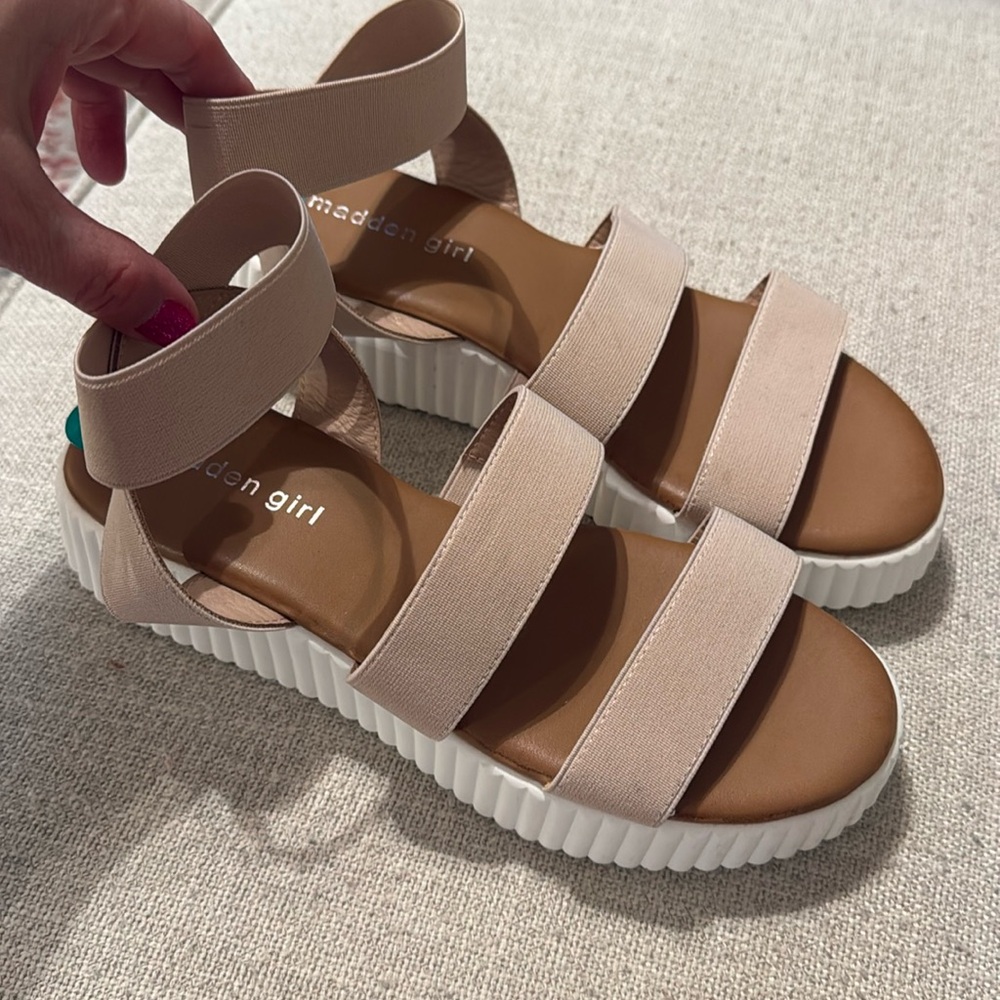 Madden Girl Stretchy slingback platform Tan Top. White Bottom. Size 9